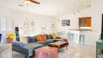 Hillside Desert House - Hot Tub, Fire Pit And Bbq! 3 Bedroom Home by R