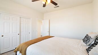 Hillside Desert House - Hot Tub, Fire Pit And Bbq! 3 Bedroom Home by R
