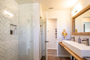 Sukha Life Retreat - Beautiful Views, Close To Jtnp W/hot Tub! 2 Bedro