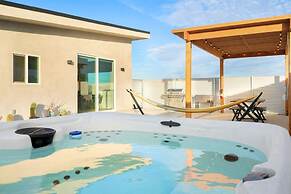 Sun Oro Joshua Tree - Hot Tub, Bbq, Fire Pit & Gameroom 2 Bedroom Home