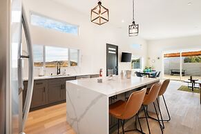 Sun Oro Joshua Tree - Hot Tub, Bbq, Fire Pit & Gameroom 2 Bedroom Home