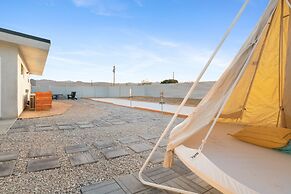 Sun Oro Joshua Tree - Hot Tub, Bbq, Fire Pit & Gameroom 2 Bedroom Home