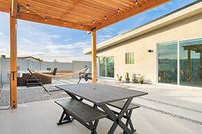Sun Oro Joshua Tree - Hot Tub, Bbq, Fire Pit & Gameroom 2 Bedroom Home