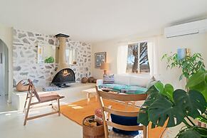 Goat House - Bbq, Hammocks And Dark Skies! 1 Bedroom Home by RedAwning