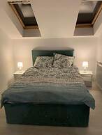 Spacious 3 Bed Apartment Cluj Floresti Near Vivo