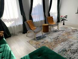 Spacious 3 Bed Apartment Cluj Floresti Near Vivo