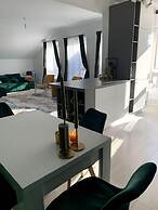 Spacious 3 Bed Apartment Cluj Floresti Near Vivo