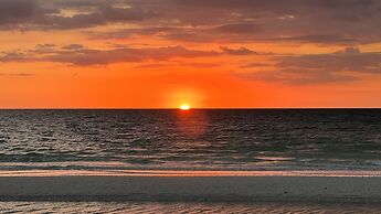 Lighthouse 1124 3 Bedroom Home by RedAwning