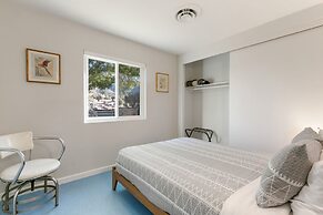 Rocky Ridge Retreat - Hot Tub, Fire Pit & Bbq! 2 Bedroom Home by RedAw