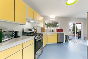 Rocky Ridge Retreat - Hot Tub, Fire Pit & Bbq! 2 Bedroom Home by RedAw