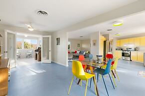 Rocky Ridge Retreat - Hot Tub, Fire Pit & Bbq! 2 Bedroom Home by RedAw