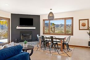 Dreamspace - Hot Tub, Fire Pit, 5 Min. To Park 2 Bedroom Home by RedAw