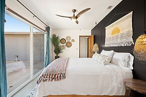 Dreamspace - Hot Tub, Fire Pit, 5 Min. To Park 2 Bedroom Home by RedAw