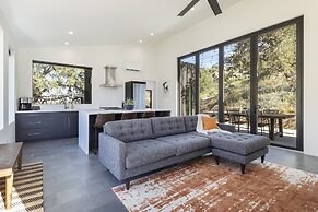 A Little Tish - Secluded Stargazers Getaway 2 Bedroom Home by RedAwnin