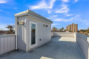 University City - Philadelphia 6 Bedroom Home by RedAwning