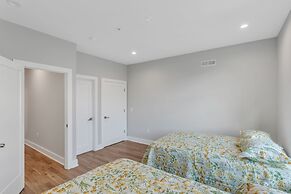 University City - Philadelphia 6 Bedroom Home by RedAwning
