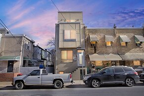 University City - Philadelphia 6 Bedroom Home by RedAwning