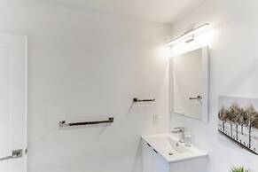 University City - Philadelphia 6 Bedroom Home by RedAwning