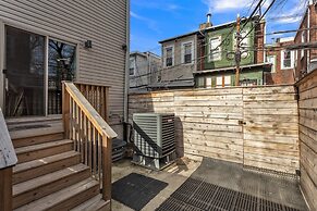 University City - Philadelphia 6 Bedroom Home by RedAwning