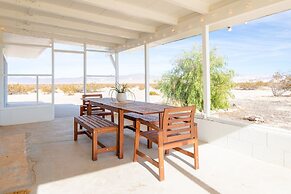 That Desert House - Hot Tub, Privacy & Desert Views! 3 Bedroom Home by