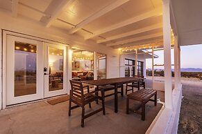 That Desert House - Hot Tub, Privacy & Desert Views! 3 Bedroom Home by