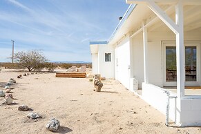 That Desert House - Hot Tub, Privacy & Desert Views! 3 Bedroom Home by