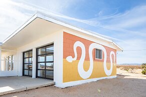 That Desert House - Hot Tub, Privacy & Desert Views! 3 Bedroom Home by