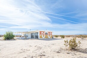 That Desert House - Hot Tub, Privacy & Desert Views! 3 Bedroom Home by