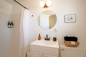 That Desert House - Hot Tub, Privacy & Desert Views! 3 Bedroom Home by