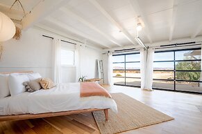 That Desert House - Hot Tub, Privacy & Desert Views! 3 Bedroom Home by