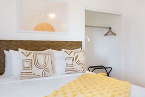 Alana House - Pool, Hot Tub, Bbq, Fire Pit + Walk To Hikes! 4 Bedroom 