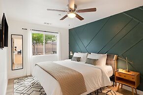 Alana House - Pool, Hot Tub, Bbq, Fire Pit + Walk To Hikes! 4 Bedroom 