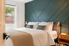 Alana House - Pool, Hot Tub, Bbq, Fire Pit + Walk To Hikes! 4 Bedroom 