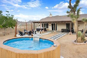Alana House - Pool, Hot Tub, Bbq, Fire Pit + Walk To Hikes! 4 Bedroom 