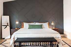 Alana House - Pool, Hot Tub, Bbq, Fire Pit + Walk To Hikes! 4 Bedroom 