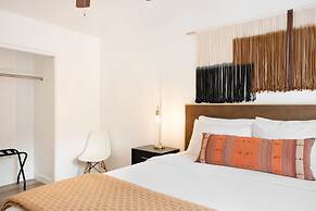 Alana House - Pool, Hot Tub, Bbq, Fire Pit + Walk To Hikes! 4 Bedroom 