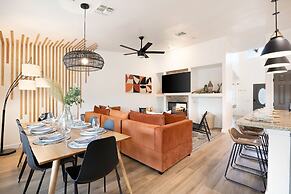 Alana House - Pool, Hot Tub, Bbq, Fire Pit + Walk To Hikes! 4 Bedroom 