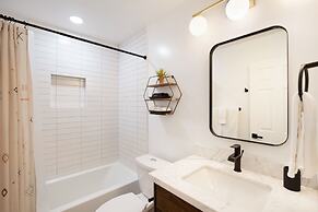 Alana House - Pool, Hot Tub, Bbq, Fire Pit + Walk To Hikes! 4 Bedroom 