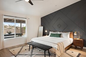 Alana House - Pool, Hot Tub, Bbq, Fire Pit + Walk To Hikes! 4 Bedroom 