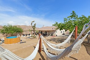 Alana House - Pool, Hot Tub, Bbq, Fire Pit + Walk To Hikes! 4 Bedroom 