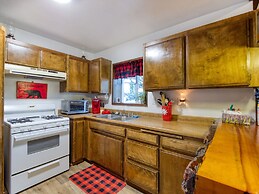 The Little Cabin That Could - Get Cozy In Big Bear 2 Bedroom Home by R