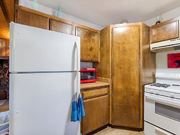 The Little Cabin That Could - Get Cozy In Big Bear 2 Bedroom Home by R