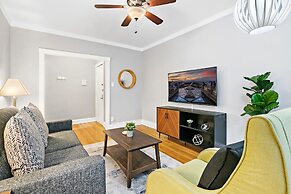 Well equipped 1BR in Chicago highlights