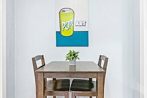 Well equipped 1BR in Chicago highlights