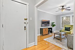 Well equipped 1BR in Chicago highlights