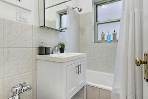 Well equipped 1BR in Chicago highlights