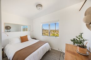 Jensen House - Incredible Desert Views 2 Bedroom Home by RedAwning