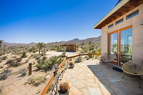 Jensen House - Incredible Desert Views 2 Bedroom Home by RedAwning