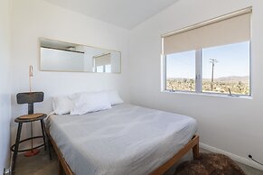 Jensen House - Incredible Desert Views 2 Bedroom Home by RedAwning