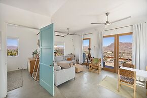 Jensen House - Incredible Desert Views 2 Bedroom Home by RedAwning